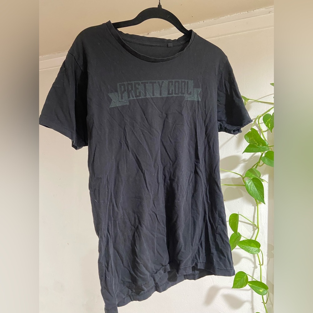 Classic Black Short Sleeve Tee with Subtle Graphic